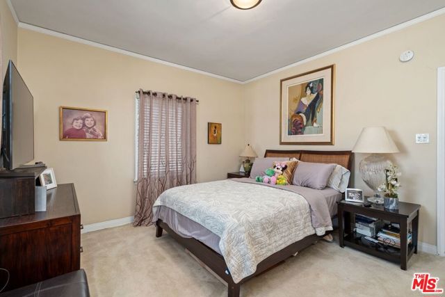 347 N Curson Avenue, Los Angeles CA: https://media.crmls.org/mediaz/e086338c-e284-4b8c-8467-f956070441e6.jpg