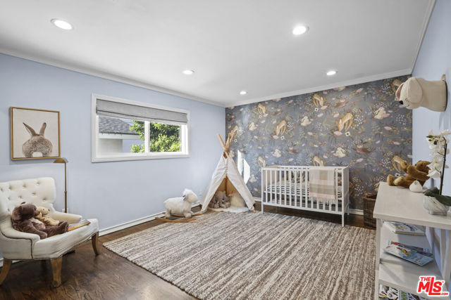 6002 Jumilla Avenue, Woodland Hills CA: https://media.crmls.org/mediaz/e0867e25-04ca-49dd-b704-f07a445807ab.jpg