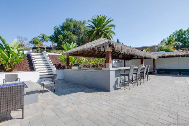 704 Matagual Dr, Vista CA: https://media.crmls.org/mediaz/e0867e5a-4331-4af8-8bda-f269388c8083.jpg
