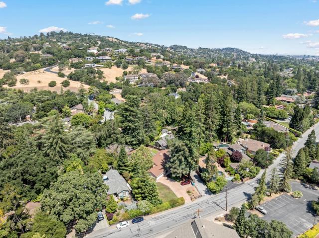 1690 Cordilleras Road, Redwood City CA: https://media.crmls.org/mediaz/e086955a-6010-4dcb-af0e-d55ad52df2de.jpg