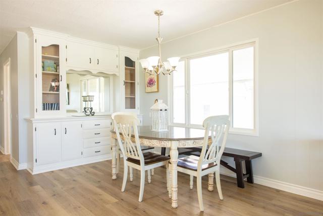 444 N El Camino Real, Encinitas CA: https://media.crmls.org/mediaz/e08696bf-75cd-4366-84f4-79488f7246c1.jpg