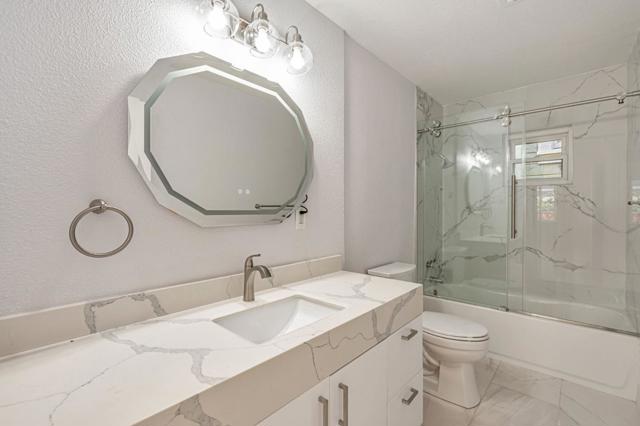 1081 65th Street, Emeryville CA: https://media.crmls.org/mediaz/e0869ee0-e334-4b9b-ab73-f9a30553f30e.jpg