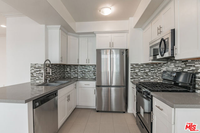 300 East Providencia Avenue, 103 photo 8