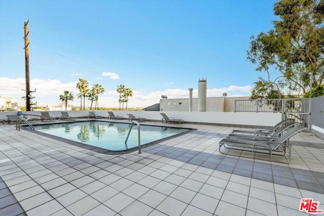 1155 N La Cienega Boulevard, West Hollywood CA: https://media.crmls.org/mediaz/e086aef9-426f-4c32-9eed-4e0fd70fdf18.jpg