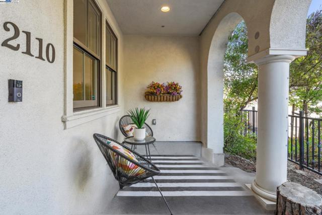2110 Clement Ave, Alameda CA: https://media.crmls.org/mediaz/e087fd8b-060c-407d-ba3c-cc402ce7d5c7.jpg