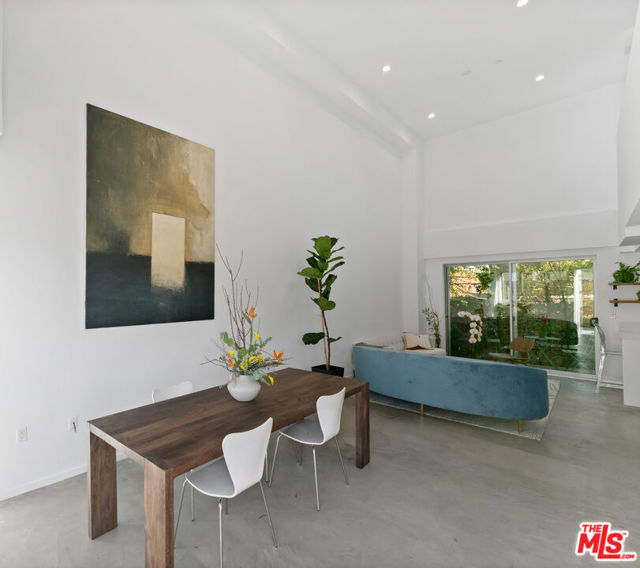 1244 14th Street, Santa Monica CA: https://media.crmls.org/mediaz/e0886d66-4334-4796-820e-4b8cf560c2f7.jpg