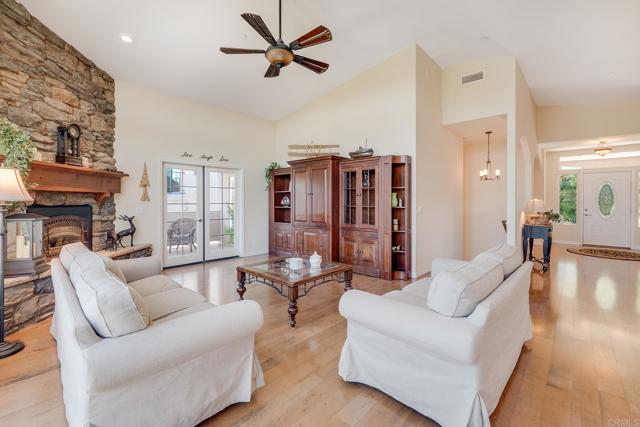 Detail Gallery Image 12 of 36 For 15615 Vista Vicente Dr #21,  Ramona,  CA 92065 - 3 Beds | 2/1 Baths
