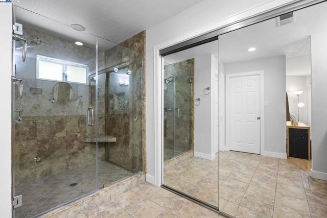 4149 Moselle Ct, Pleasanton CA: https://media.crmls.org/mediaz/e088e9dc-64b3-485e-a706-298b1a93f1f5.jpg
