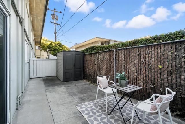 3015 Los Prados Street, San Mateo CA: https://media.crmls.org/mediaz/e0890233-e029-4e71-8745-3d86eb596655.jpg