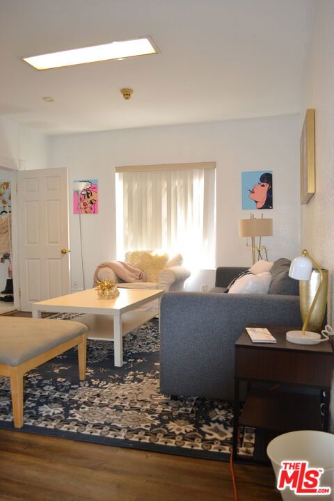 721 W 32nd Street, Los Angeles CA: https://media.crmls.org/mediaz/e0891c93-8176-4fcc-999c-2c8786e2c27a.jpg