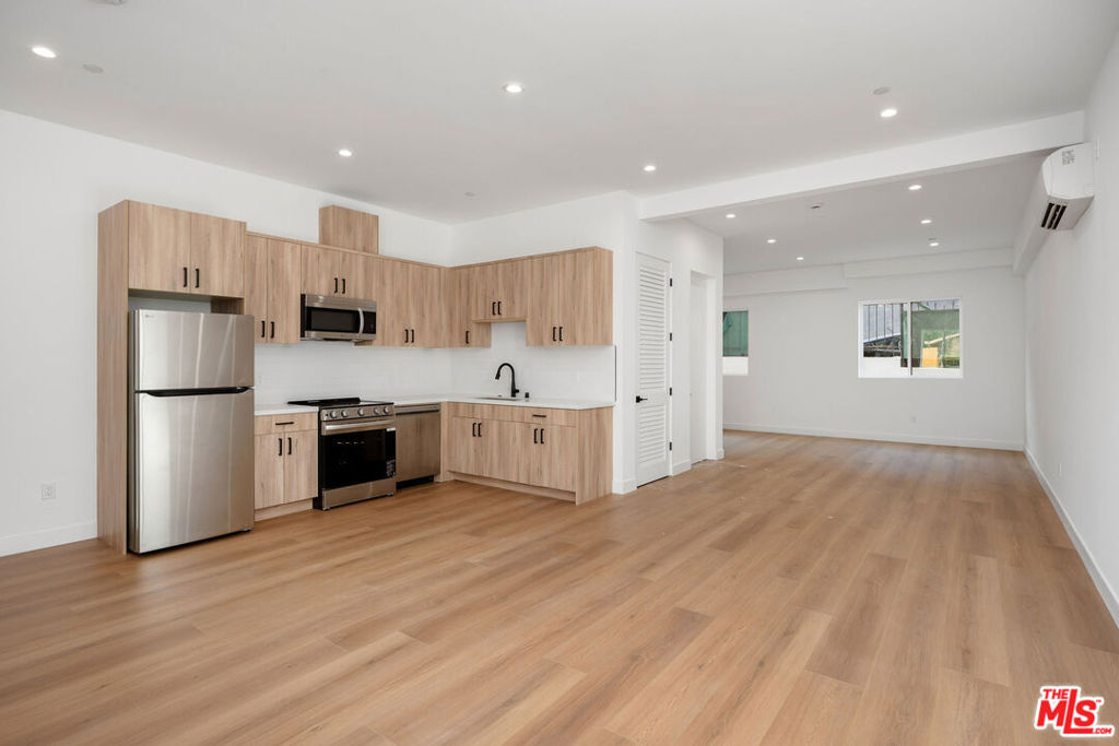 1/2 Robinson Street