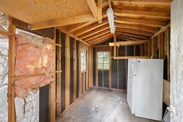 2160 Oakley Avenue, Menlo Park CA: https://media.crmls.org/mediaz/e08a04f8-5307-410b-8348-b02729bf3912.jpg