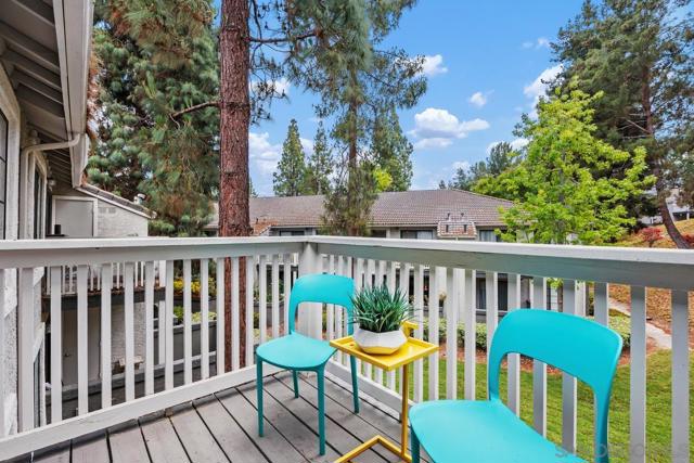 15048 Avenida Venusto, San Diego CA: https://media.crmls.org/mediaz/e08a1db7-1676-48a2-9315-29094628d534.jpg