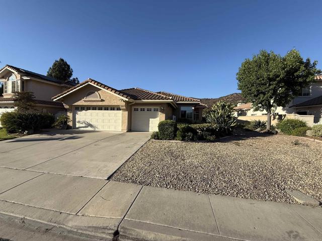 2951 Camino De Las Piedras, El Cajon CA: https://media.crmls.org/mediaz/e08a7fe3-fa48-4e09-8eed-d9bf440c70fe.jpg
