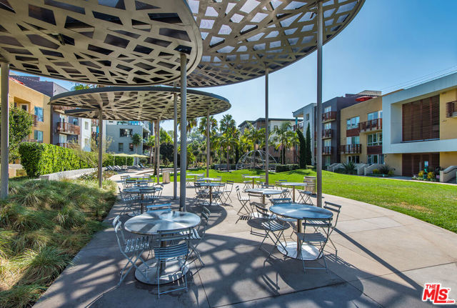 13044 Pacific, Playa Vista CA: https://media.crmls.org/mediaz/e08b2e59-2fbf-43df-952f-2cc9a5605934.jpg