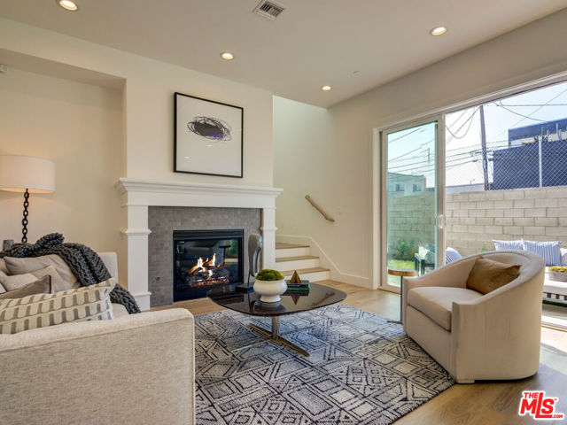 6018 Comey Avenue, Los Angeles CA: https://media.crmls.org/mediaz/e08b724e-4c02-4319-babd-89bf6d5a0d58.jpg