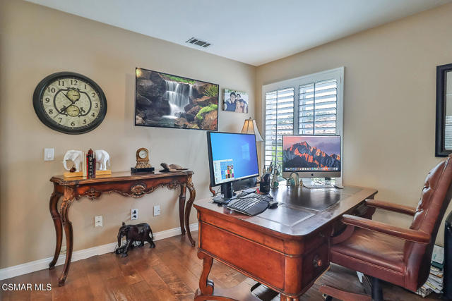 963 Corte Augusta, Camarillo CA: https://media.crmls.org/mediaz/e08c58ea-4772-49f7-adc0-a315d522cf18.jpg