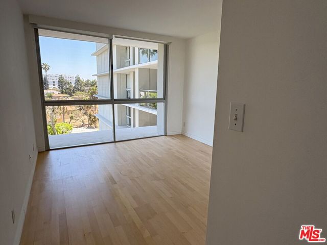 201 Ocean Avenue, Santa Monica CA: https://media.crmls.org/mediaz/e08d7bcf-5e53-4096-95f4-354657af1ac8.jpg