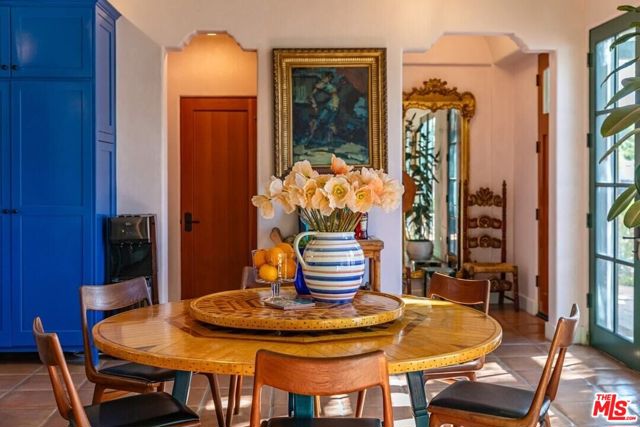 202 Canada Street, Ojai CA: https://media.crmls.org/mediaz/e08dab2d-5bf8-45dc-b928-51e3d8b339d1.jpg