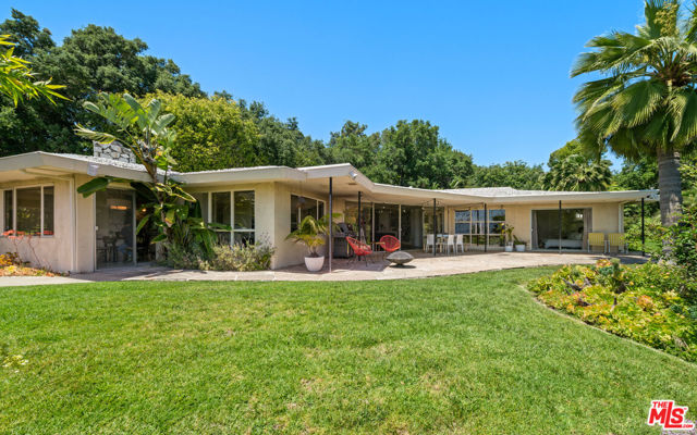 11556 Bellagio Road, Los Angeles CA: https://media.crmls.org/mediaz/e08e1d69-73f1-42aa-9be4-b39d237c32c4.jpg