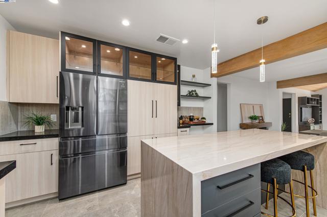 4073 Stanley Blvd, Pleasanton CA: https://media.crmls.org/mediaz/e08edd90-a384-4895-b974-0edef3b6ba94.jpg