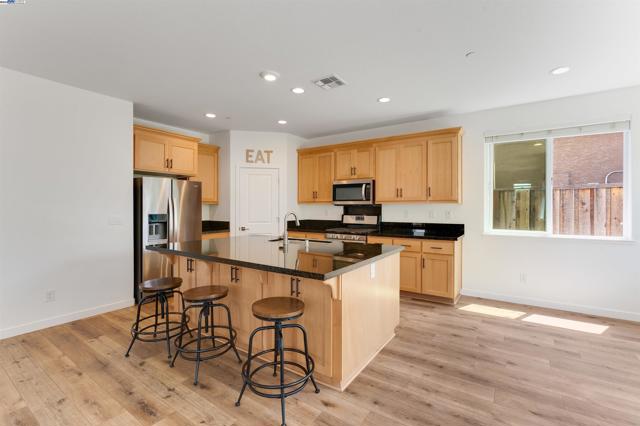 Image 7 of 38 For 2336 Endeavor Way