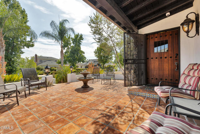 1807 Vistillas Road, Altadena CA: https://media.crmls.org/mediaz/e08f92dc-286a-420d-982f-4148bb670a27.jpg