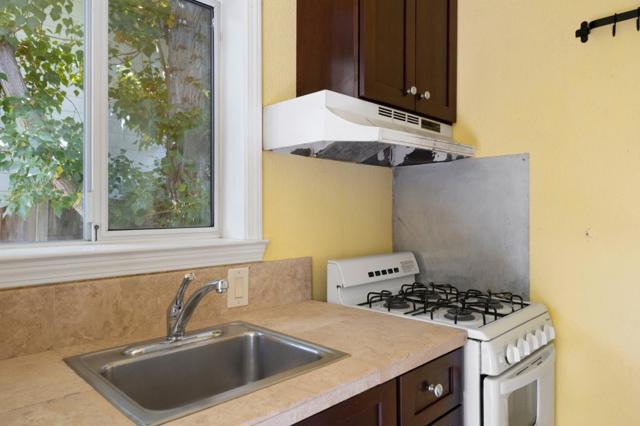 2160 Oakley Avenue, Menlo Park CA: https://media.crmls.org/mediaz/e09017cb-907b-47a1-b2f6-d4357f9e2685.jpg