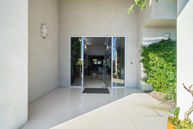 14 Stephen Terrace, Rancho Mirage CA: https://media.crmls.org/mediaz/e0902199-4147-4fb5-826c-1bd4ea9705cc.jpg