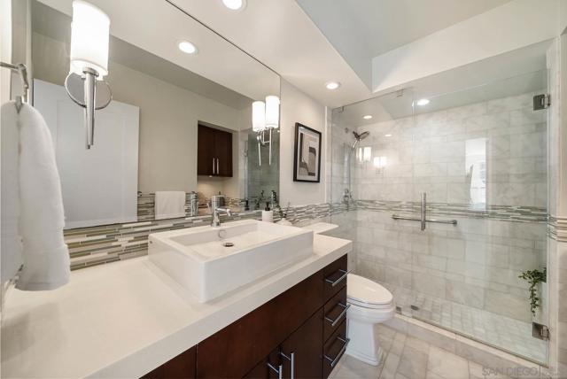 1810 Avenida Del Mundo, Coronado CA: https://media.crmls.org/mediaz/e090a746-d44e-485c-8e31-550b3c5bd1d6.jpg