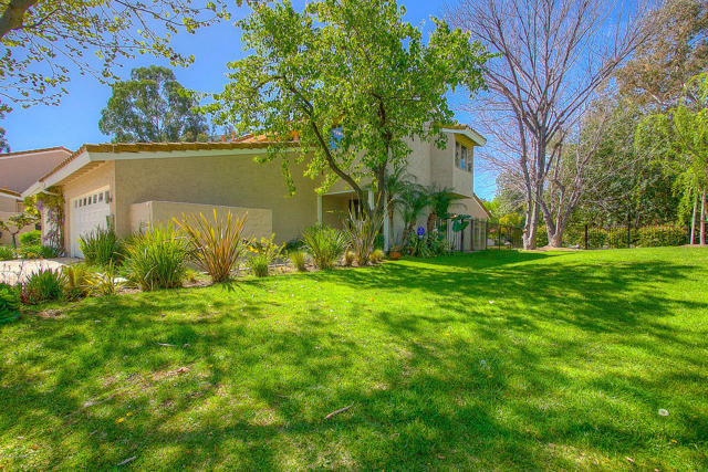 23150 Park Sorrento, Calabasas CA: https://media.crmls.org/mediaz/e090af92-d628-4435-9935-d25f235e8298.jpg