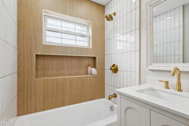 6433 Ralston Street, Ventura CA: https://media.crmls.org/mediaz/e090d5fa-abdc-4170-9fbe-1b9a6073ec0b.jpg