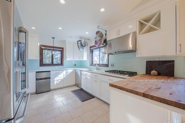 25685 Morse Drive, Carmel CA: https://media.crmls.org/mediaz/e090dba5-2acb-400a-aac9-caa10290c801.jpg