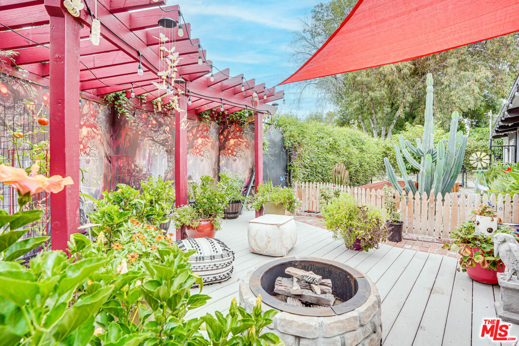 7959 Bothwell Road, Reseda, CA 91335