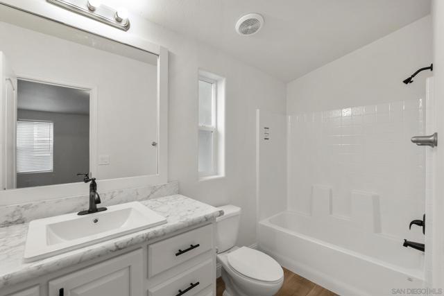 22899 Byron Rd, Crestline CA: https://media.crmls.org/mediaz/e09165e9-e166-4815-8912-387b3a9c10d3.jpg