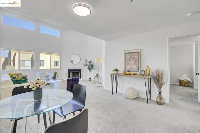Image 17 of 39 For 545 Pierce St  2410