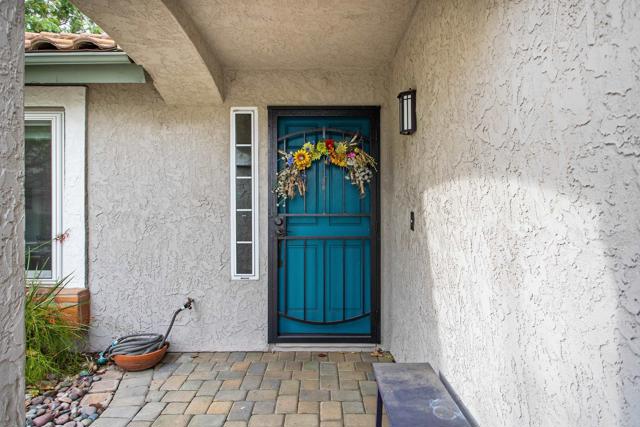 Detail Gallery Image 4 of 48 For 1485 Los Cedros Ln, Escondido,  CA 92026 - 3 Beds | 2/1 Baths