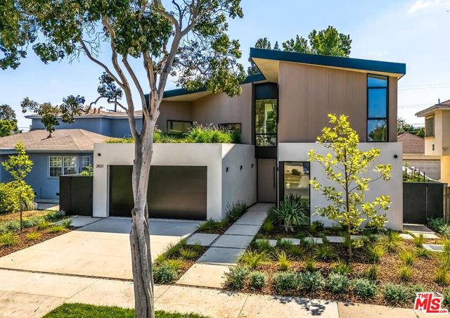 2831 Malcolm Avenue, Los Angeles CA: https://media.crmls.org/mediaz/e092fc50-6168-41c1-a8d4-b39eabcc5bcd.jpg