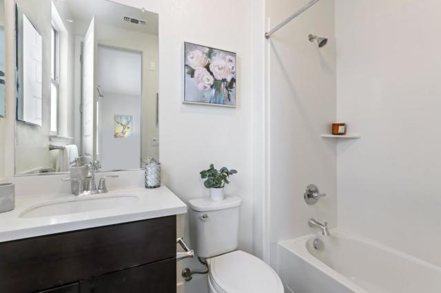 Image 33 of 41 For 457 Diller Street