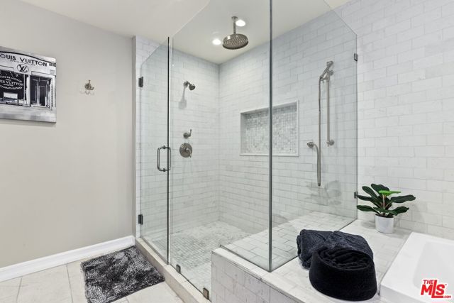 5940 Manola Way, Los Angeles CA: https://media.crmls.org/mediaz/e093770d-4d42-4fb4-909a-1819a9fecfee.jpg