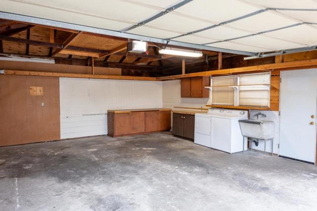 30 Catalina Avenue, Salinas CA: https://media.crmls.org/mediaz/e093a611-e5c0-4a0c-b169-b2297bc84874.jpg
