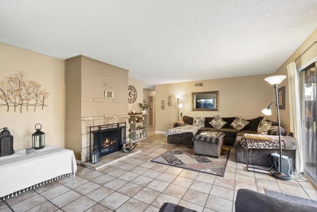 1007 Genie Ln, Cardiff by the Sea CA: https://media.crmls.org/mediaz/e093d2c4-a1c5-4193-ba27-19939864f1fd.jpg