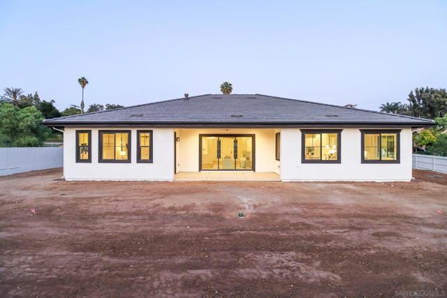 2745 Alexander Dr, Escondido CA: https://media.crmls.org/mediaz/e0940ab2-eb90-4540-9c50-6057f92e4672.jpg