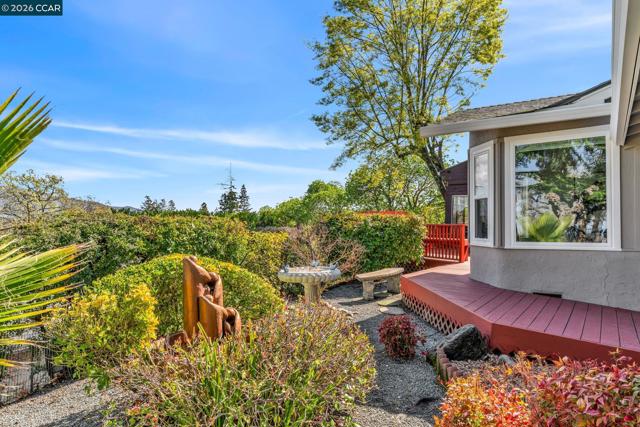 Image 3 of 49 For 2081 Essenay Ave