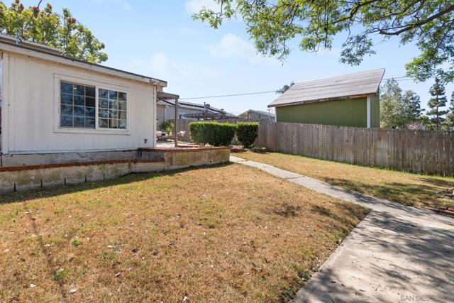 4050 Marian St, La Mesa CA: https://media.crmls.org/mediaz/e094342f-c1c9-45e3-90a5-ce05253f0e8b.jpg