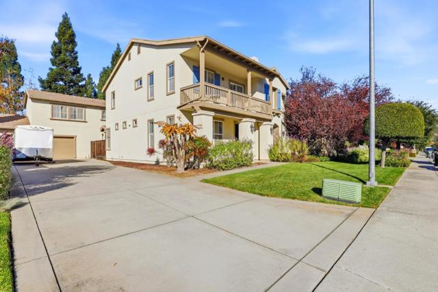 1955 Domaine Drive, Morgan Hill CA: https://media.crmls.org/mediaz/e0949418-f824-49a2-923a-79f7d8ea36fe.jpg