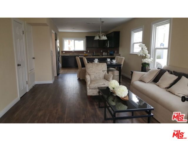 4514 W 11th Place, Los Angeles CA: https://media.crmls.org/mediaz/e094adc2-5101-47b5-a355-777f67ba16cd.jpg