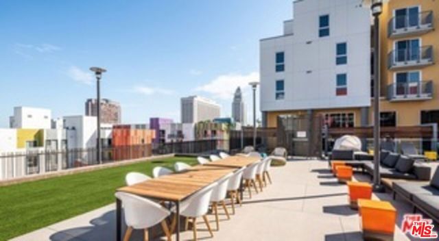 555 Spring Street, Los Angeles CA: https://media.crmls.org/mediaz/e0954e29-6989-4b89-a02b-473602e79907.jpg
