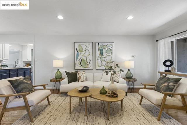 615 Manuel Dr, Novato CA: https://media.crmls.org/mediaz/e095ee6a-1212-4505-a88a-453172438d2e.jpg