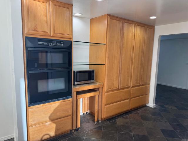 Detail Gallery Image 6 of 23 For 901 San Juan Pl, Oceanside,  CA 92058 - 4 Beds | 2 Baths